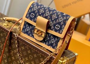 Wholesale Lock Catch Medium Crossbody 25cm Luxury Chain Bag Monogram Printing from china suppliers