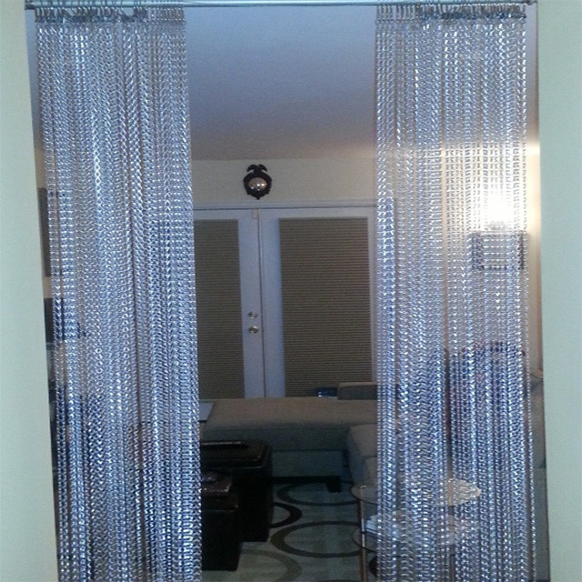 Aluminum chain link curtain for divider/partition