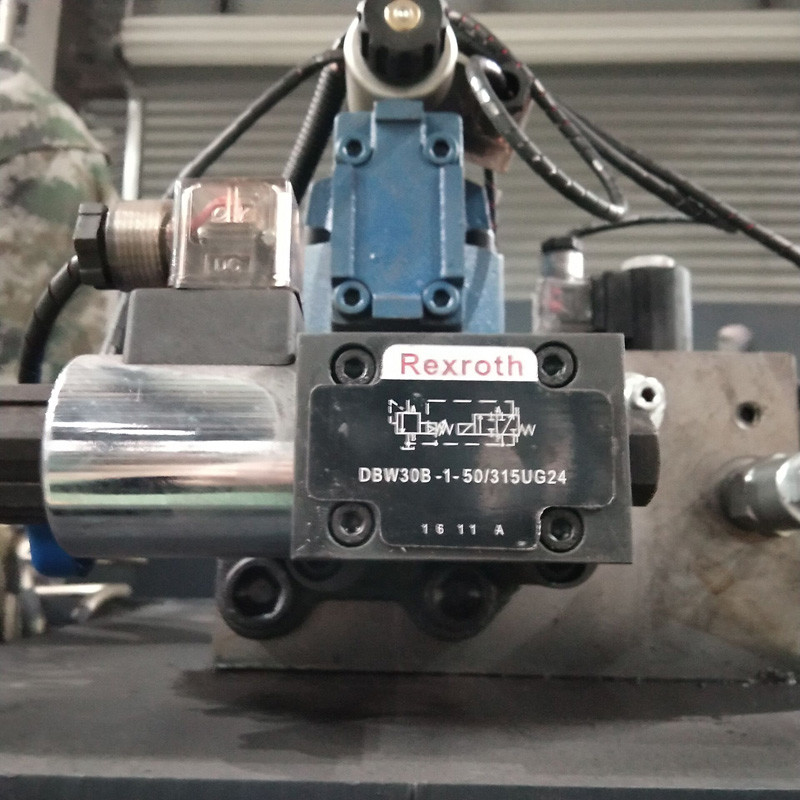 3200MM 160 Ton Hydraulic Press Metal Bender TP10S CNC With Custom Mold