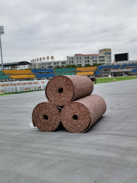 Seamless Rubber Sports Flooring Durable , Semi Prefabricated Athletic Running