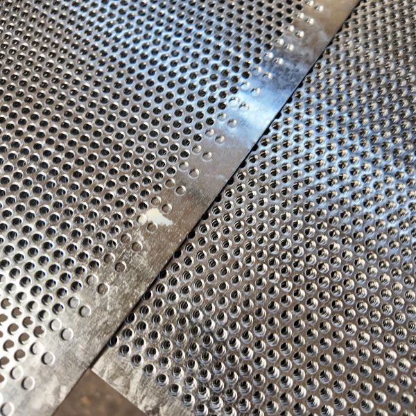 2mm Perforated Stainless Steel Sheet For Storefront Facade Decoration