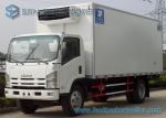 ISUZU 4 X 2 Refrigerator Van Truck 8000KG White 6 Wheelers Refrigerator Van
