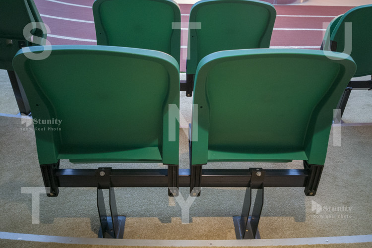 STUNITY Anti UV HDPE Foldable Plastic Stadium Seats