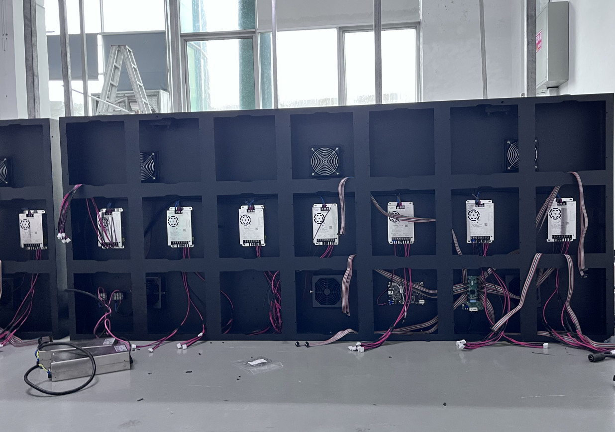 TBC P8 Outdoor SMD LED Display Front Service Maintenance and RGB 3in1 LEDs for Exceptional Outdoor Visuals