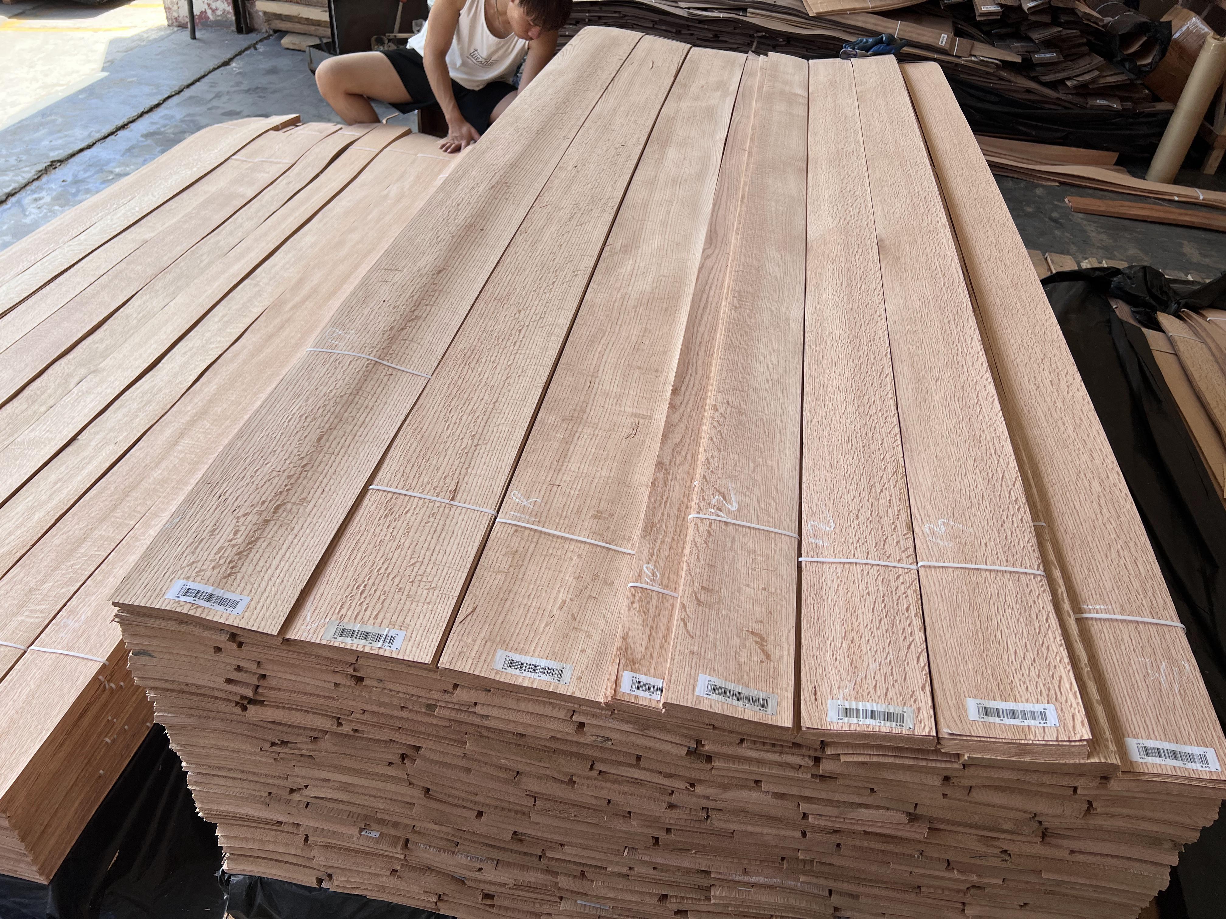 Customizable Mountain/Straight Grain Natural Wood Veneer 0.45Mm 0.5Mm 0.6Mm Natural Wood Veneer Roll Red Oak Veneer