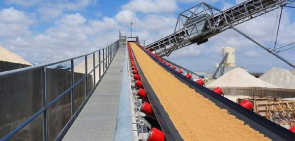 Vehicle Truck Loading Transfer Belt Conveyor 3000 TPH Inclined Container Mining