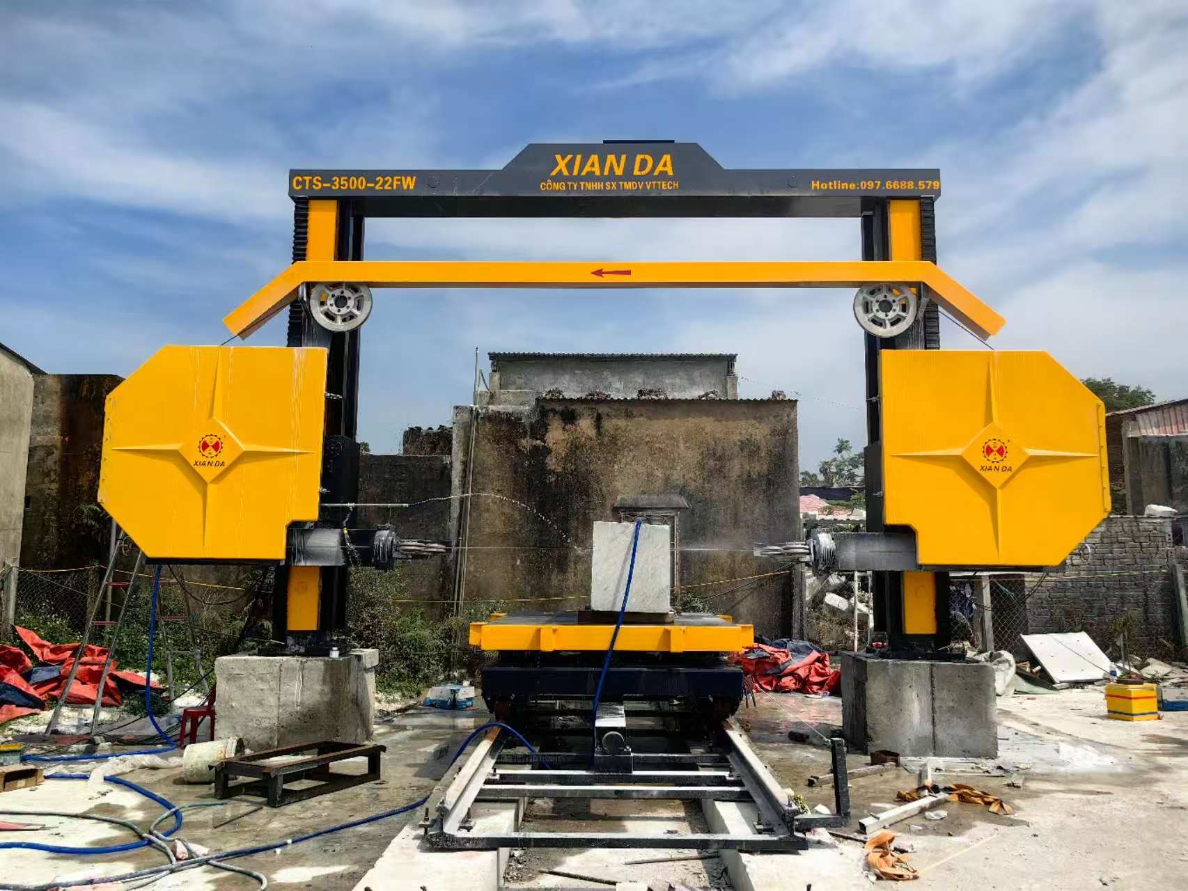 Diamond Wire Saw Machine High Precision Cutting With 360° Rotation Degree