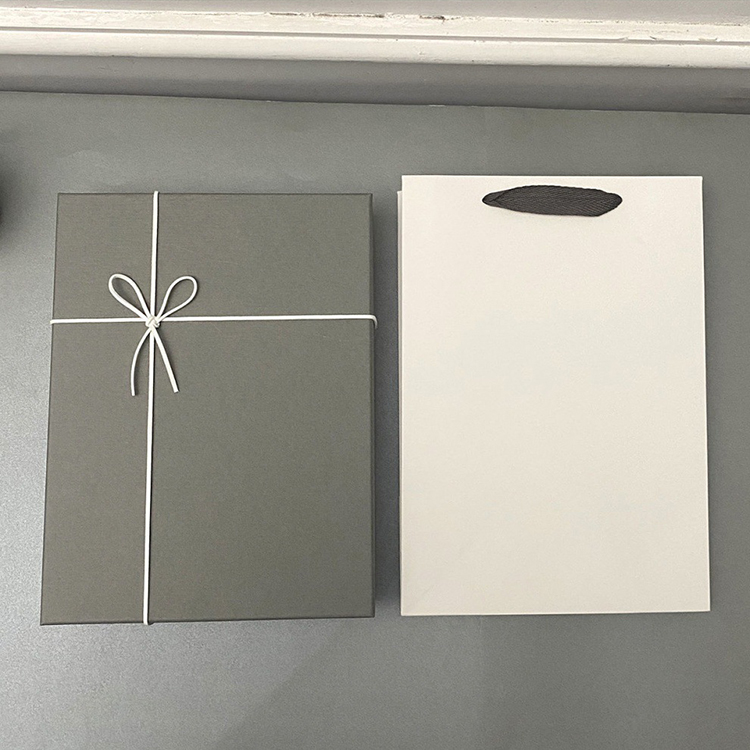 Silk Bowknot Cardboard Paper Gift Box Packaging For Gift Wrapping Custom