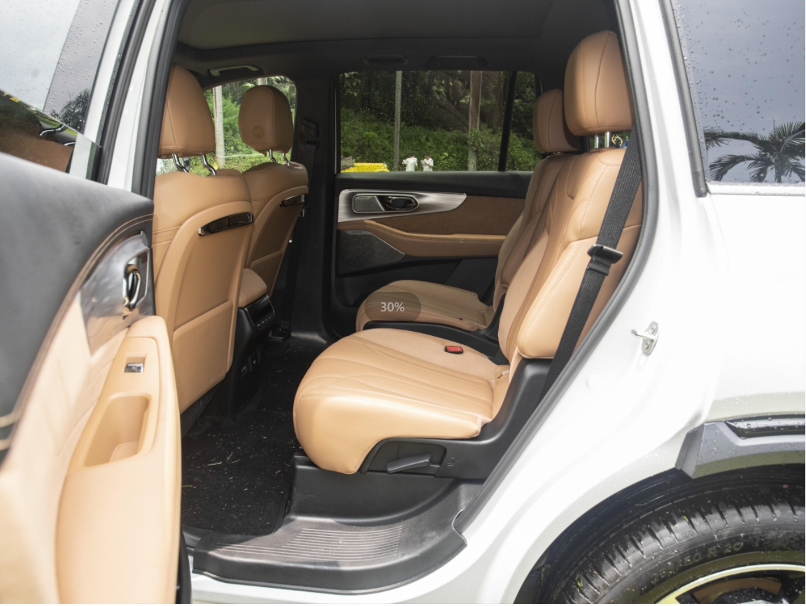 Left Hand Driver Steering Trumpchi ES9 Six Seats Hybrid SUV with Panoramic Sunroof and 8155 Intelligent Car Engine Chip