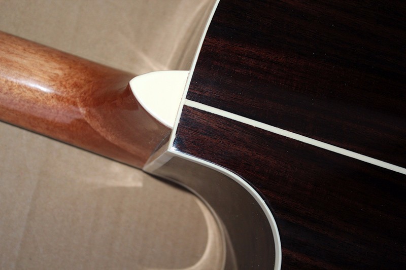 Wholesale- Factory custom 41'' 20 frets 916 cutaway body natural wood color acoustic guitar with solid top,golden tuners