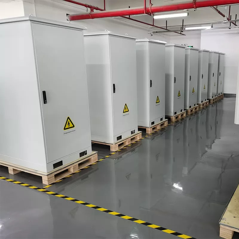 Outdoor Telecom Equipment Weatherproof Data Cabinets 18U 22U 32U