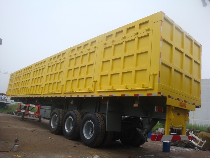 40T New 3 Axle Lorry Container Trailer With 2 Rear / Side Doors And 12R22.5 Model Tire