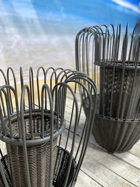 Floor Rattan Cover Flower Pot with Zinc Basin Inside and Advanced Technology