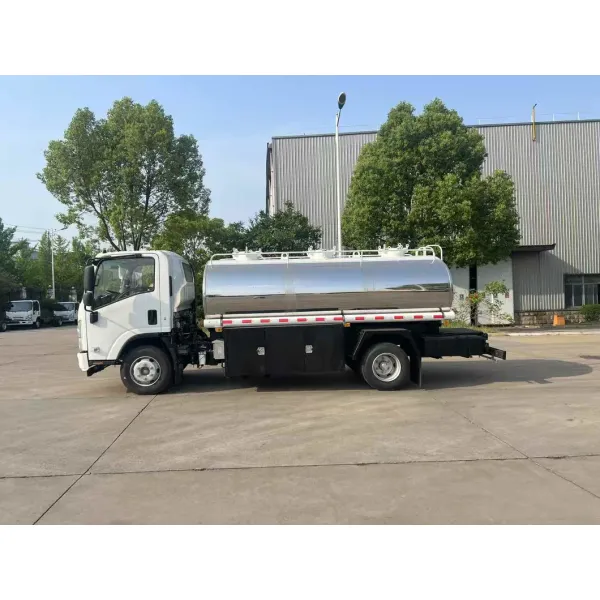 Isuzu 4X2 Water Sprinkler Truck with 5 Ton Tank Capacity, Factory Delivery