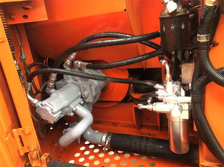 Original Hydraulic Cylinder 6 Ton Crawler Excavator Hitachi Zx60 for Construction