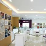 White Round Countertop Jewelry Display Cases Simple Beautiful And Practical