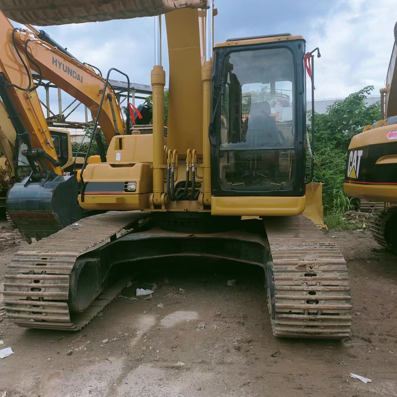 Hot selling 25 ton Cat 325BL used excavators Japan original Caterpillar excavator 320b 320c 320d