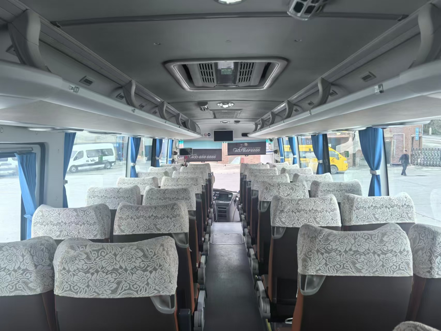 Coach Bus Second Hand 38 Seats Middle Tour Bus Yutong ZK6906 With 8 Meters Long Airbag Suspension