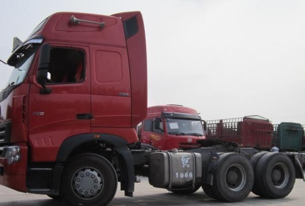 SINO HOWO Bramd A7 6*4 420HP Semi Trailer Tractor Truck With Powerful Diesel