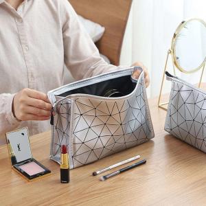 China Large Capacity Customized Pu Leather Rainbow Zipper Rhombus Geometric Makeup Cosmetic Bags For Makeup Artist on sale