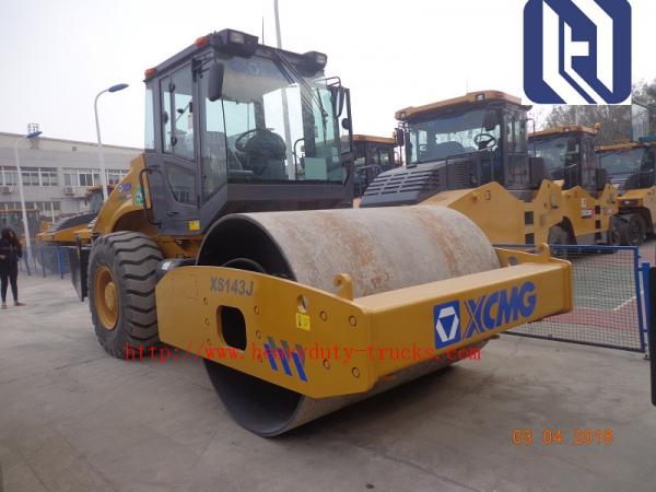 Quality 20t Single Drum Vibratory Road Roller For Road Building And Repaired XSJ-Series XS202J for sale