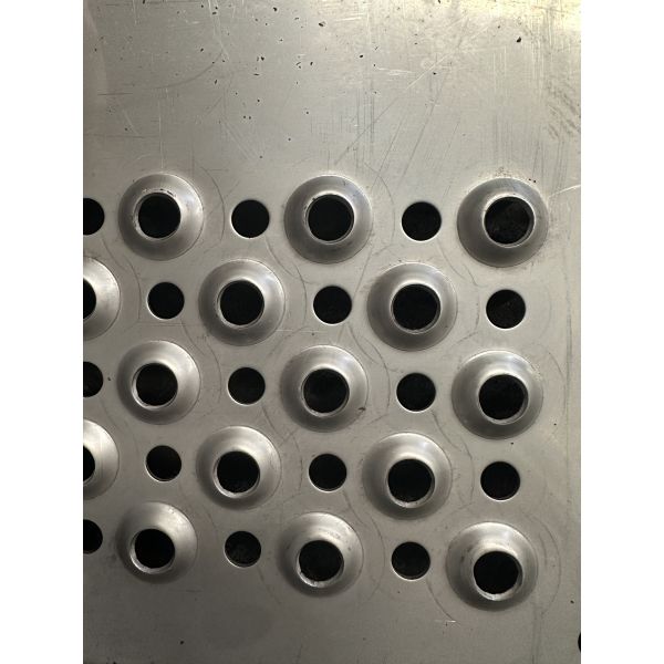 Natural Color Crocodile Mouth Perforated Grip Strut Safety Grating For Anti Slip