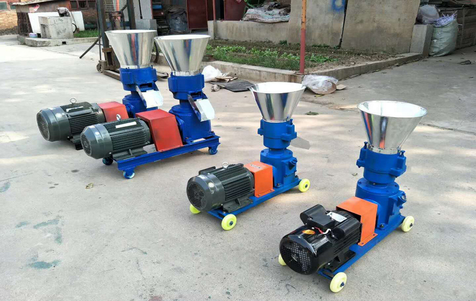 ISO 7.5kw Mini Poultry Feed Making Machine 100*43*95cm