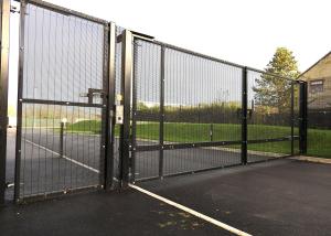 Wholesale HGMT Round Post 3D Mesh Metal Garden Fence Gate from china suppliers