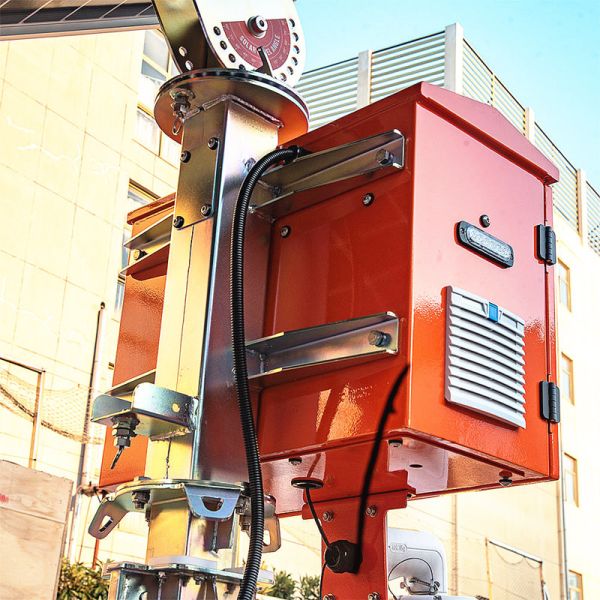 Easy Relocation Solar Light Tower Reliable Lightingsolution Accident Scenes Mobile Lighting Towers
