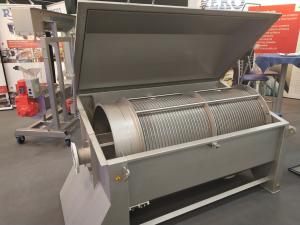 China Fine Debris Removal Equipment Drum Micro Filter Food Grade With Backwashing System on sale