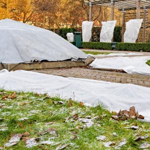 Wholesale Anti UV Garden Floating Row Cover Fabric Durable Polypropylene from china suppliers