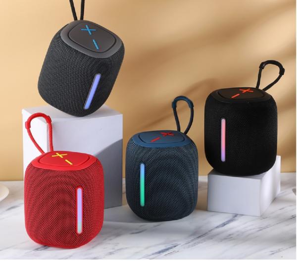 Portable IPX4 Waterproof Bluetooth Speaker 1500mAh Battery RGB Lights Hanging