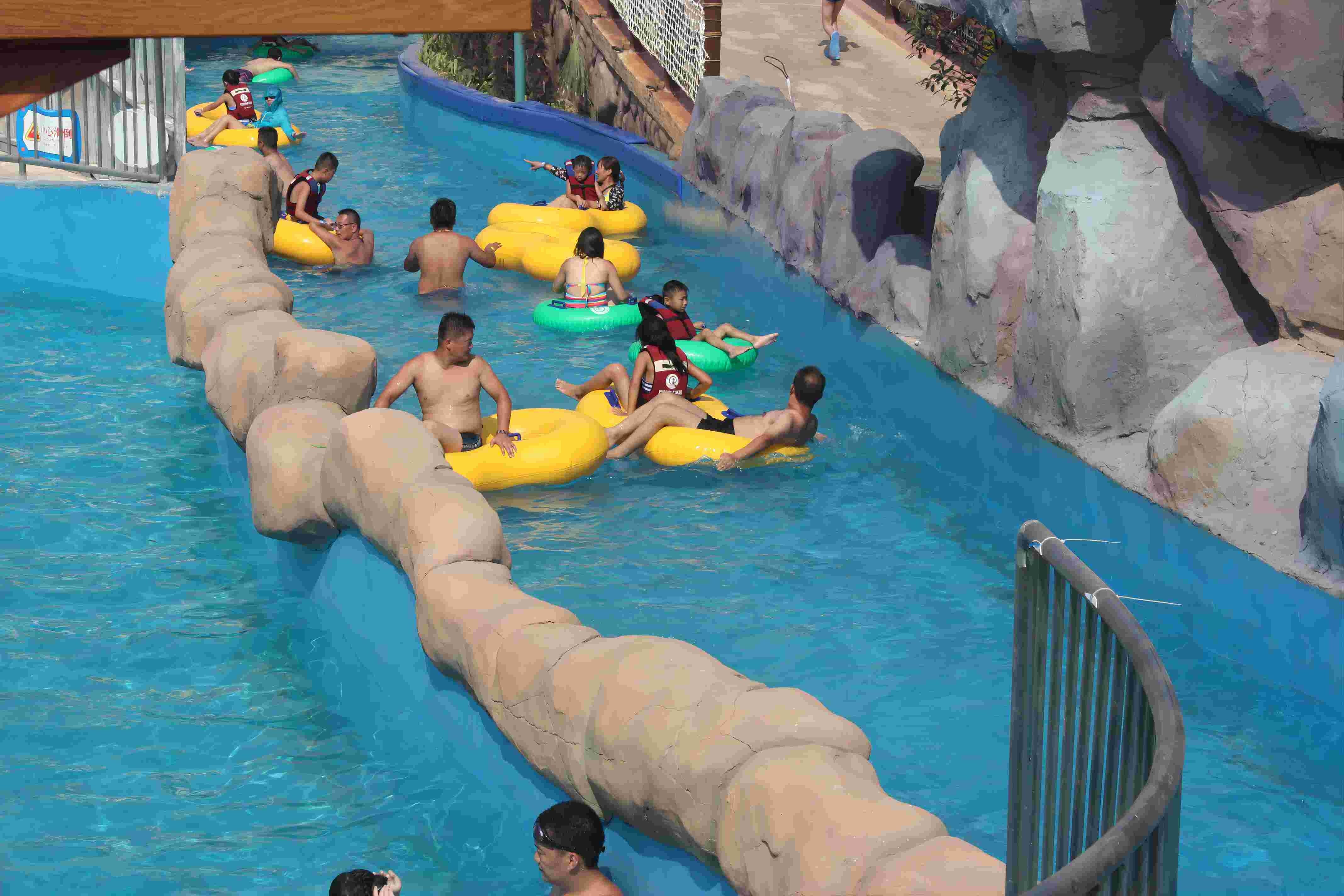 Different Length Water Park Lazy River Equipment Pump Power Commercial Use