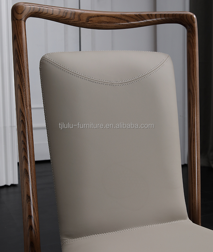 Home Furniture General Italian Design Modern Solid Wood PU Leather Dining Room Restaurant Chair with Armrest