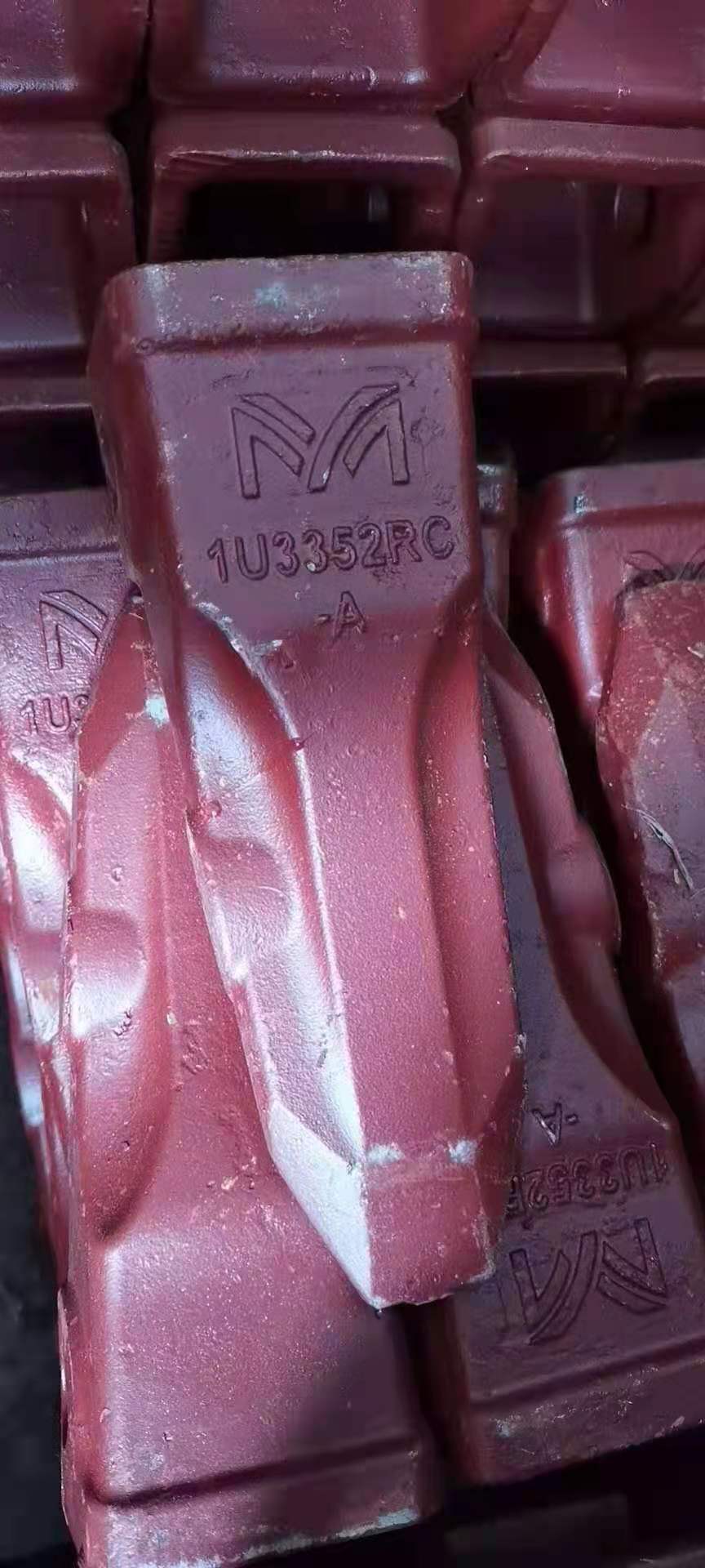 IU3252 Excavator Bucket Teeth Stiff Vibro Drilling Rig Bucket Tooth For CAT 312