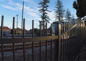 Wholesale Australia Garrison Fencing Steel Tubular Tube 40mm wall Thick 1.6mm Rails Upright 25mm x 25mm x 1.2mm from china suppliers