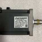 Mitsubishi HF-KE43KW1-S100 AC Servo Motor 3 PHASE 400W 102V 3000RPM IP55 2.9A