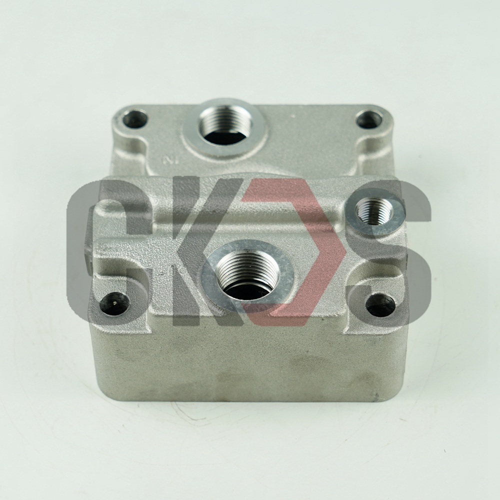 China Factory Direct Quality Air Brake Compressor Repair Kit Cylinder Head Upper for Isu-zu ELF Trucks 4HK1 Engine Compressor
