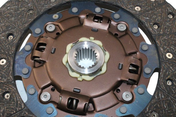 NPR58 Isuzu Clutch Parts 4BE1 Clutch Disc Replacement 5-87610078-1 8973899100