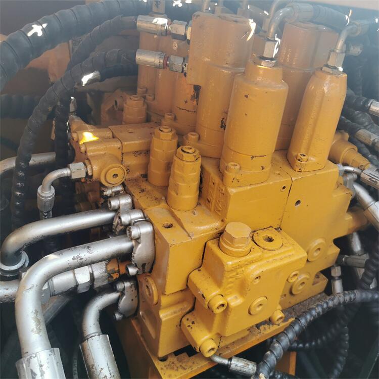 Cheaper Cost ORIGINAL Hydraulic Valve SANY215C Excavator with Parts Made in 2021 Model