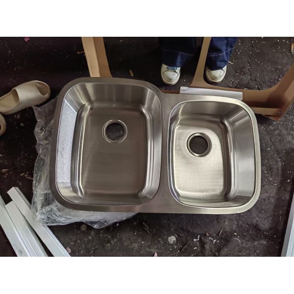 Big And Small Bowl Sink Undermount Stainless Steel Kitchen Sink With Mounting Hardware Included