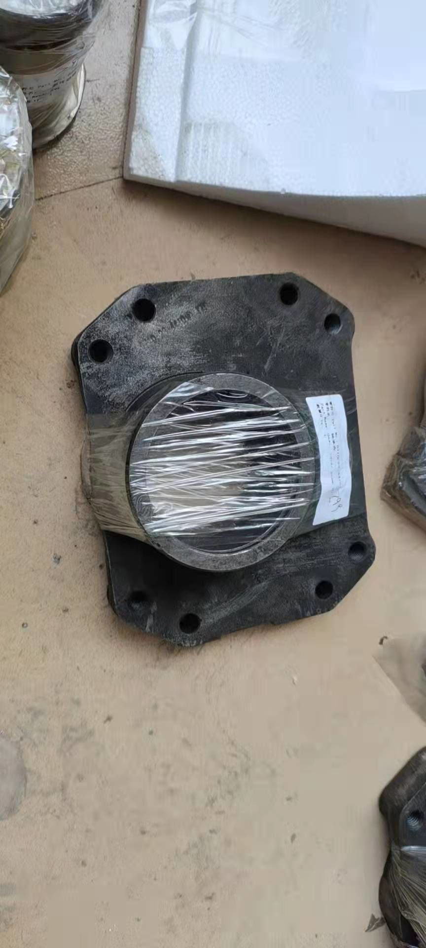 6710-23-4410 Bearing Housing SD16 Construction Bulldozer Accessories