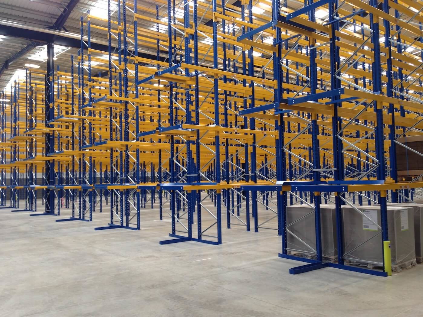 High Bay VNA Warehouse Pallet Racking With High Storage Density