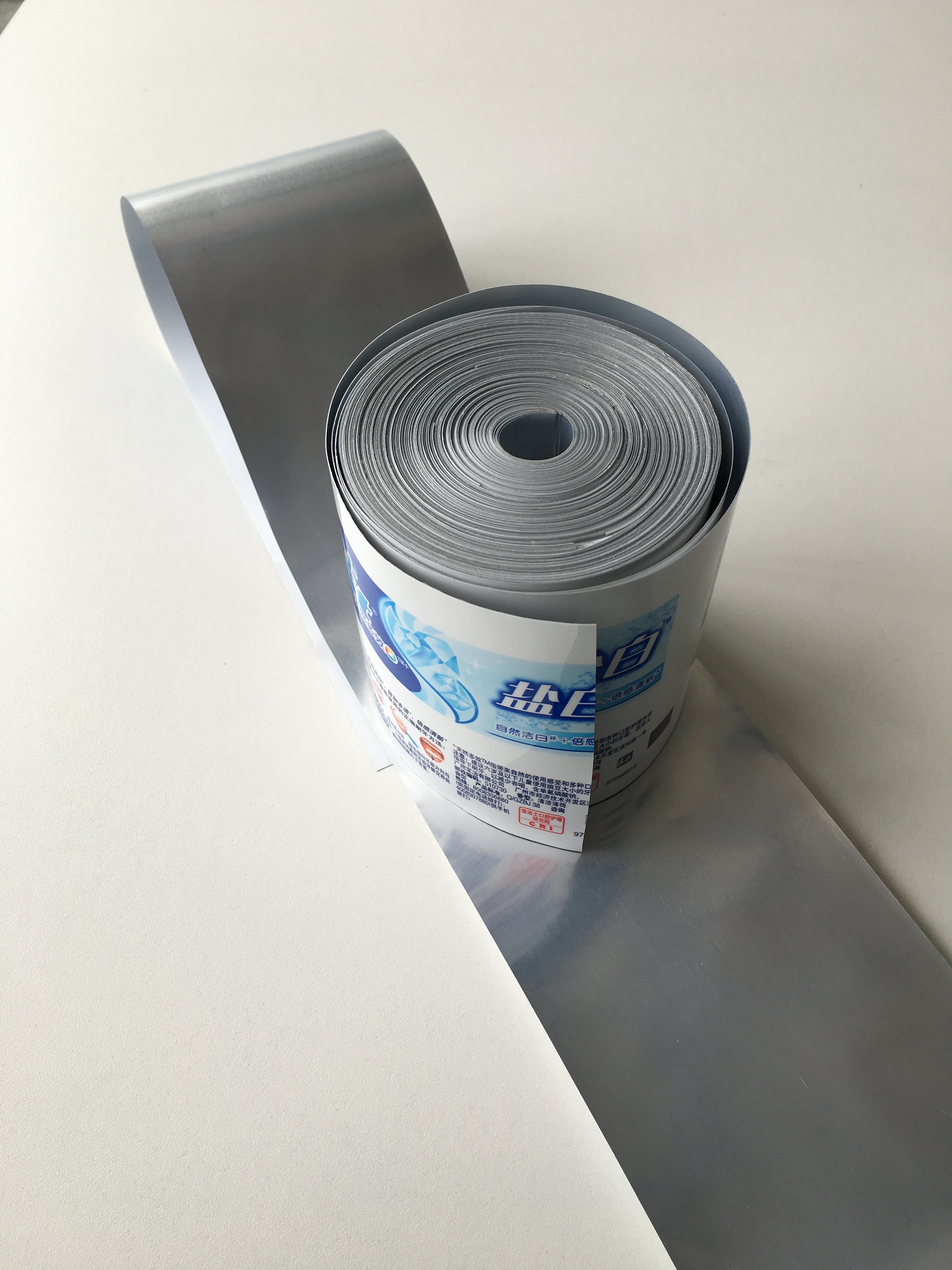 ABL Laminate White Web Thickness 220um Lenght 850m Per Roll With 3 Inch Paper Core