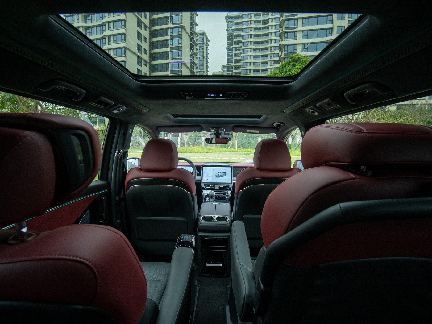 2024 GAC Trumpchi E9 Plug In Hybrid Electric MPV With 1032km Range