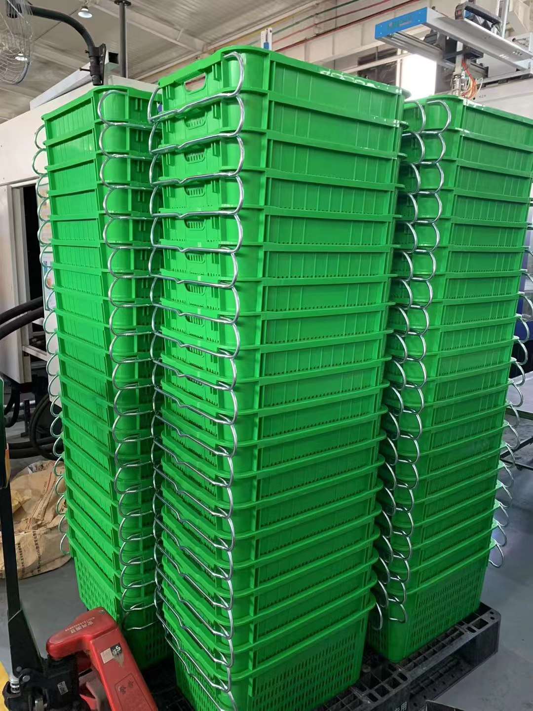 Convenient Handle Mesh Style Plastic Nestable Basket for Vegetable and Fruit Storage