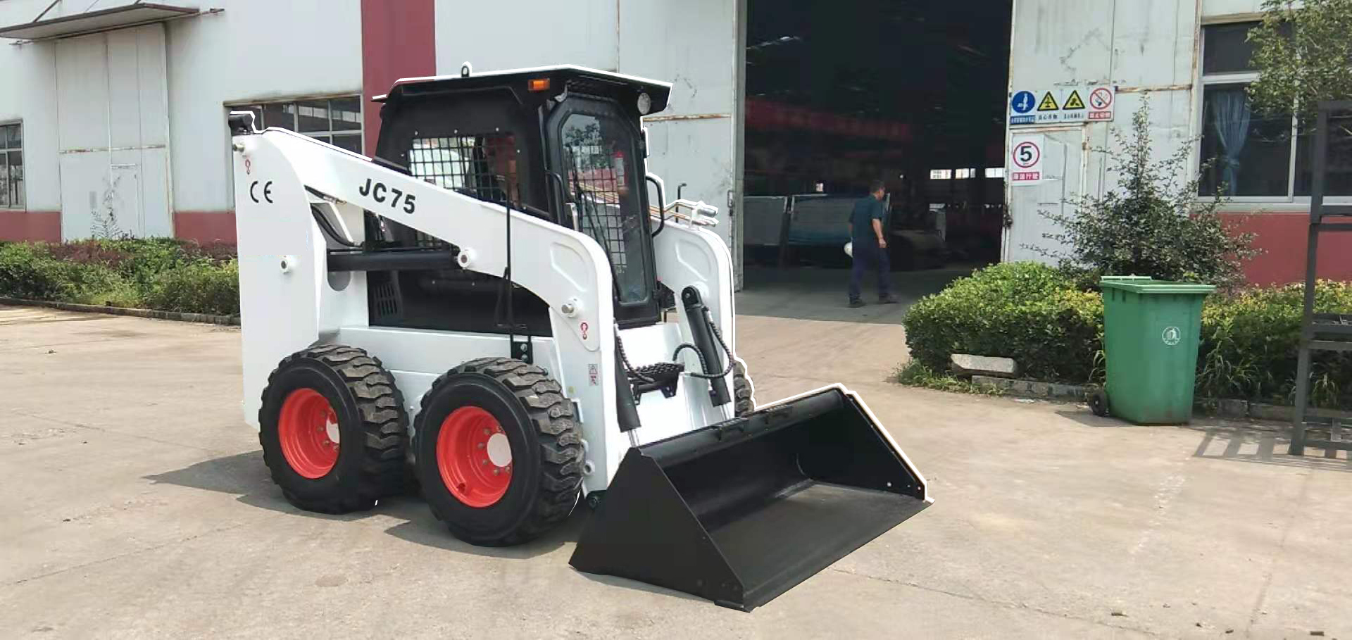 55 kw Skid Steer Loader SNSC 1050 kg The Perfect Combination of Power and Efficiency