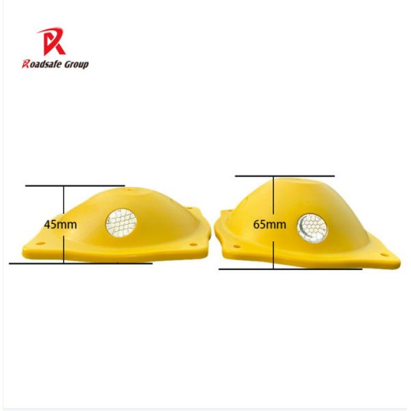 20 years' Manufacture Ceramic Road Stud Reflective and Weathering Resistance >16280h for Traffic Safety