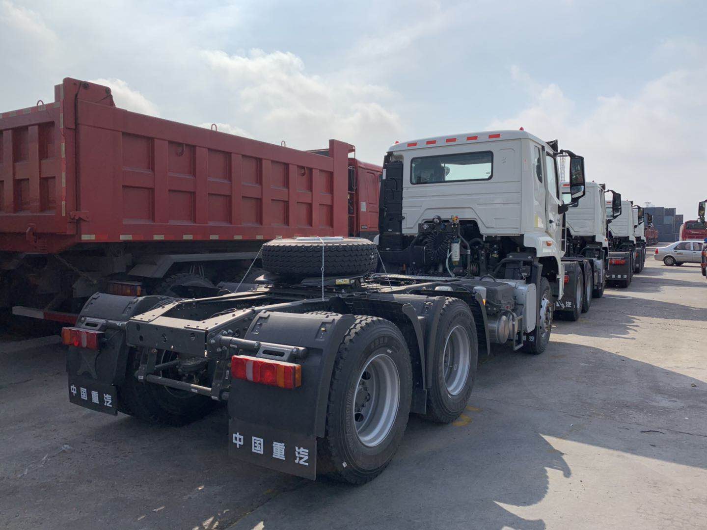 Sinotruk howo 160HP 4x2 6x4 8000L mobile sewage sludge suction vehicle vacuum septic tank truck for sale in south africa