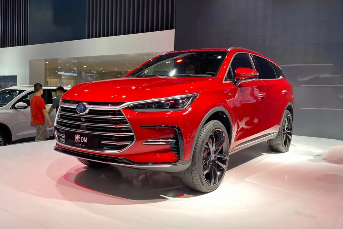 Single Dark Electric Cars with 108kwh Lithium Iron Phosphate Battery and Multi-function LED BYD Automatic Left Drive
